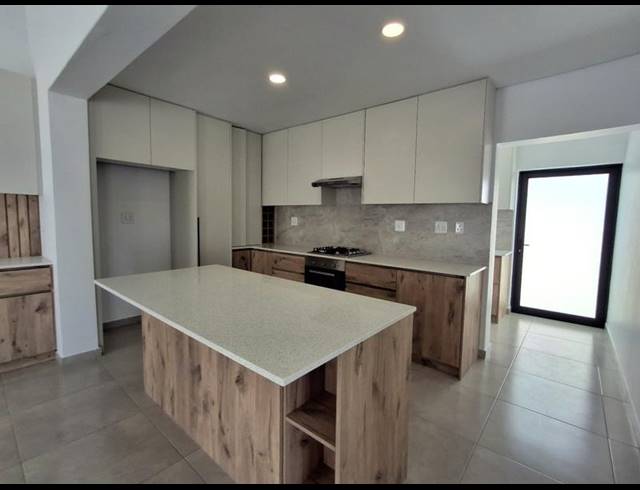 3 BEDROOM HOUSE FOR SALE IN BRITANNIA BAY